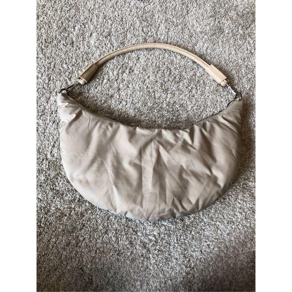 Boohoo Women’s Cream Puffers Style Hand Bag